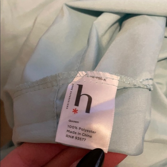 Never been used queen size sheet set - Picture 2 of 2